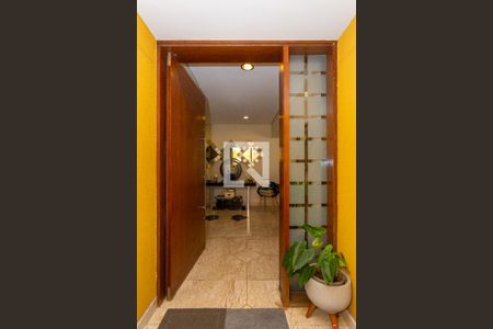 Casa para alugar com 340m², 3 quartos e 4 vagas Casa para alugar com 340m², 3 quartos e 4 vagasEntrada social