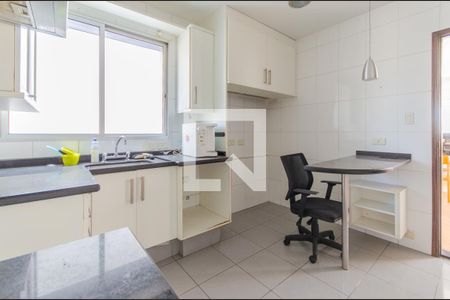 Apartamento à venda com 122m², 3 quartos e 2 vagas Apartamento à venda com 122m², 3 quartos e 2 vagasCozinha