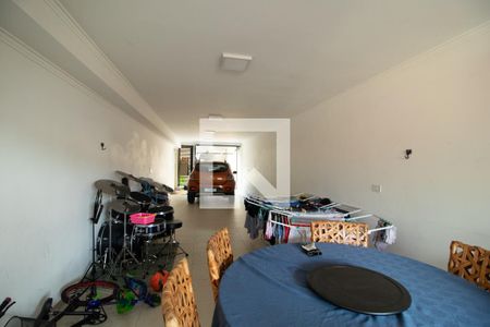 Casa à venda com 130m², 3 quartos e 3 vagas Casa à venda com 130m², 3 quartos e 3 vagasGaragem