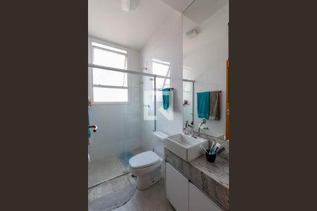 Casa à venda com 327m², 4 quartos e 4 vagas Casa à venda com 327m², 4 quartos e 4 vagasBanheiro Quarto