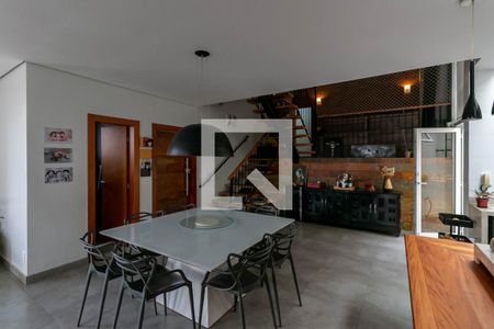 Casa à venda com 327m², 4 quartos e 4 vagas Casa à venda com 327m², 4 quartos e 4 vagasCopa/ cozinha