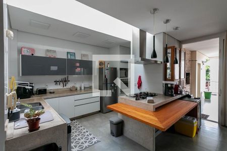 Casa à venda com 327m², 4 quartos e 4 vagas Casa à venda com 327m², 4 quartos e 4 vagasCopa/ cozinha