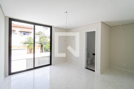 Casa à venda com 190m², 3 quartos e 2 vagas Casa à venda com 190m², 3 quartos e 2 vagasSuíte