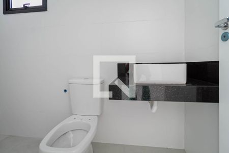 Casa à venda com 190m², 3 quartos e 2 vagas Casa à venda com 190m², 3 quartos e 2 vagasBanheiro da suíte