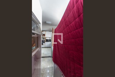 Apartamento à venda com 250m², 4 quartos e 2 vagas Apartamento à venda com 250m², 4 quartos e 2 vagasÁrea de Serviço