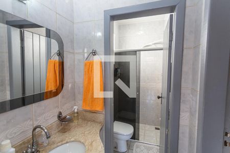 Apartamento à venda com 250m², 4 quartos e 2 vagas Apartamento à venda com 250m², 4 quartos e 2 vagasBanheiro da Semi-Suíte na Cobertura