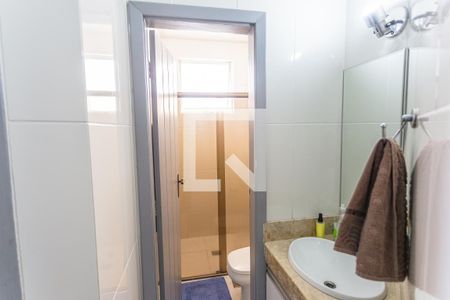 Apartamento à venda com 250m², 4 quartos e 2 vagas Apartamento à venda com 250m², 4 quartos e 2 vagasBanheiro Social