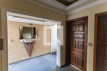 Apartamento à venda com 250m², 4 quartos e 2 vagas Apartamento à venda com 250m², 4 quartos e 2 vagasHall de entrada