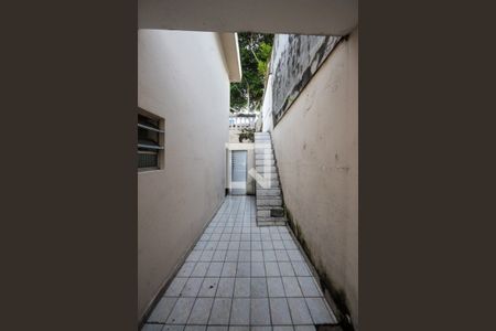 Casa à venda com 100m², 2 quartos e 2 vagas Casa à venda com 100m², 2 quartos e 2 vagasCorredor Lateral