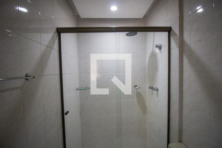 Casa de condomínio à venda com 210m², 3 quartos e 2 vagas Casa de condomínio à venda com 210m², 3 quartos e 2 vagasBanheiro da Suíte 2