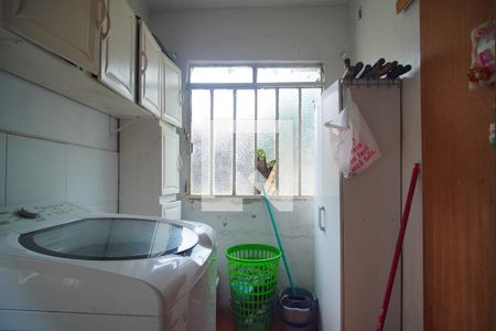 Casa à venda com 180m², 6 quartos e 1 vaga Casa à venda com 180m², 6 quartos e 1 vagaÁrea de Serviço