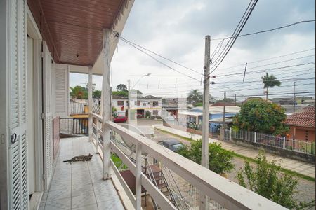 Casa à venda com 180m², 6 quartos e 1 vaga Casa à venda com 180m², 6 quartos e 1 vagavaranda