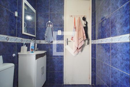 Casa à venda com 180m², 6 quartos e 1 vaga Casa à venda com 180m², 6 quartos e 1 vagaBanheiro 2