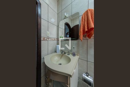 Casa à venda com 120m², 2 quartos e 1 vaga Casa à venda com 120m², 2 quartos e 1 vagaBanheiro