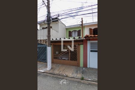 Casa à venda com 120m², 2 quartos e 1 vaga Casa à venda com 120m², 2 quartos e 1 vagaFachada