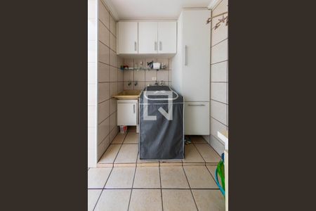 Casa à venda com 120m², 2 quartos e 1 vaga Casa à venda com 120m², 2 quartos e 1 vagaBanheiro