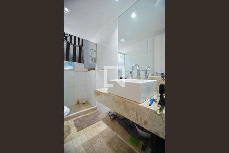 Apartamento à venda com 160m², 3 quartos e 2 vagas Apartamento à venda com 160m², 3 quartos e 2 vagasBanheiro Social
