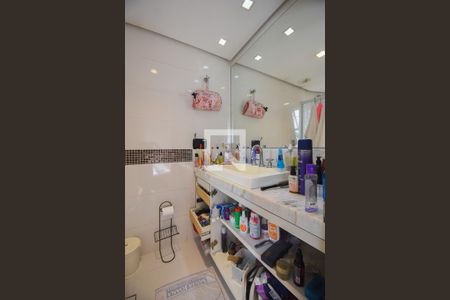 Apartamento à venda com 160m², 3 quartos e 2 vagas Apartamento à venda com 160m², 3 quartos e 2 vagasBanheiro Suíte 2