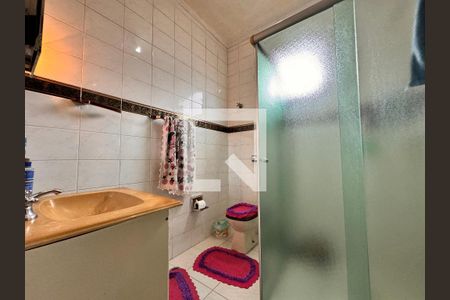 Casa à venda com 203m², 3 quartos e 2 vagas Casa à venda com 203m², 3 quartos e 2 vagasBanheiro 2