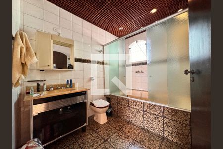 Casa à venda com 203m², 3 quartos e 2 vagas Casa à venda com 203m², 3 quartos e 2 vagasBanheiro da Suíte