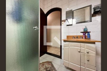 Casa à venda com 203m², 3 quartos e 2 vagas Casa à venda com 203m², 3 quartos e 2 vagasBanheiro 2