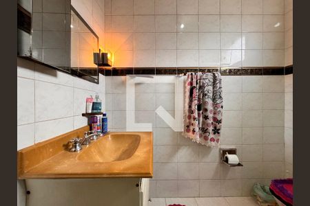 Casa à venda com 203m², 3 quartos e 2 vagas Casa à venda com 203m², 3 quartos e 2 vagasBanheiro 2