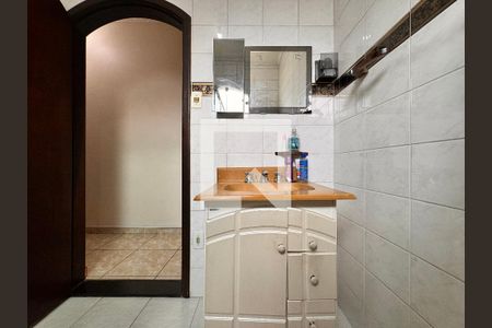 Casa à venda com 203m², 3 quartos e 2 vagas Casa à venda com 203m², 3 quartos e 2 vagasBanheiro 2