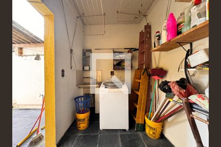 Casa à venda com 203m², 3 quartos e 2 vagas Casa à venda com 203m², 3 quartos e 2 vagasLavanderia