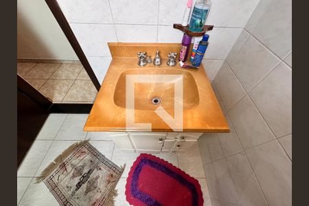 Casa à venda com 203m², 3 quartos e 2 vagas Casa à venda com 203m², 3 quartos e 2 vagasBanheiro 2