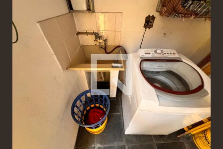 Casa à venda com 203m², 3 quartos e 2 vagas Casa à venda com 203m², 3 quartos e 2 vagasLavanderia