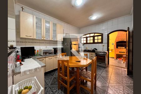 Casa à venda com 203m², 3 quartos e 2 vagas Casa à venda com 203m², 3 quartos e 2 vagasCozinha