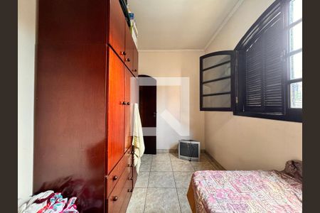 Casa à venda com 203m², 3 quartos e 2 vagas Casa à venda com 203m², 3 quartos e 2 vagasQuarto 2