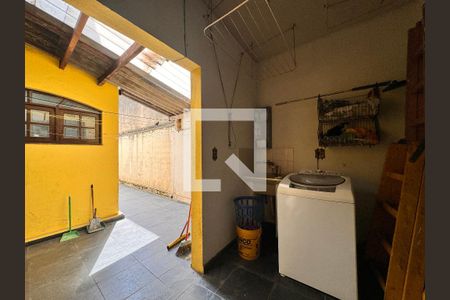 Casa à venda com 203m², 3 quartos e 2 vagas Casa à venda com 203m², 3 quartos e 2 vagasLavanderia