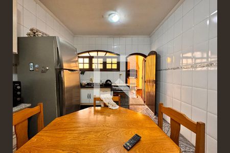 Casa à venda com 203m², 3 quartos e 2 vagas Casa à venda com 203m², 3 quartos e 2 vagasCozinha