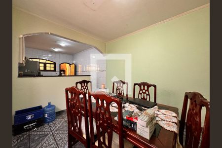 Casa à venda com 203m², 3 quartos e 2 vagas Casa à venda com 203m², 3 quartos e 2 vagasCopa