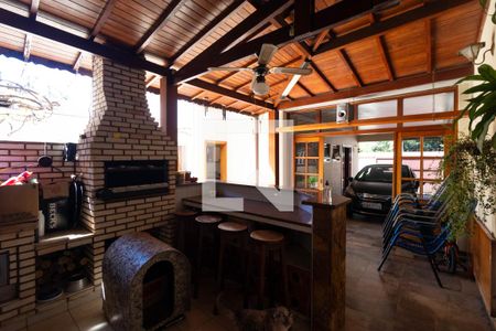 Casa à venda com 336m², 4 quartos e 4 vagas Casa à venda com 336m², 4 quartos e 4 vagasChurrasqueira