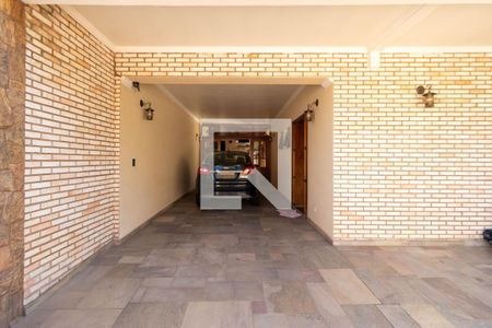 Casa à venda com 336m², 4 quartos e 4 vagas Casa à venda com 336m², 4 quartos e 4 vagasGaragem