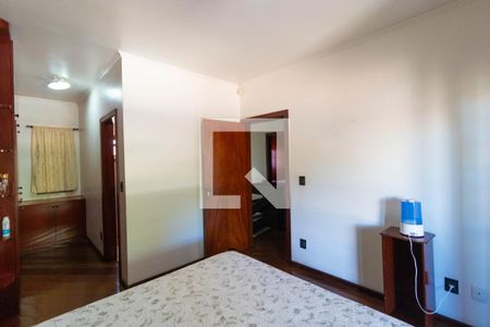 Casa à venda com 336m², 4 quartos e 4 vagas Casa à venda com 336m², 4 quartos e 4 vagasSuíte 01