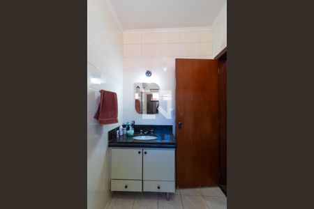 Casa à venda com 336m², 4 quartos e 4 vagas Casa à venda com 336m², 4 quartos e 4 vagasBanheiro da Suíte 01