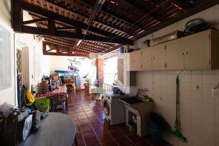 Casa à venda com 336m², 4 quartos e 4 vagas Casa à venda com 336m², 4 quartos e 4 vagasVaranda da Casa 02