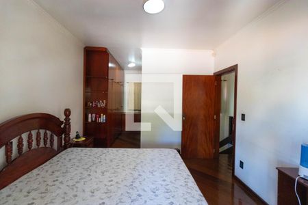 Casa à venda com 336m², 4 quartos e 4 vagas Casa à venda com 336m², 4 quartos e 4 vagasSuíte 01