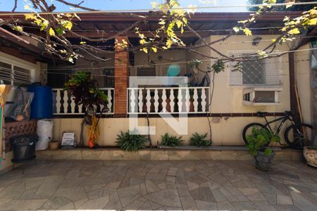 Casa à venda com 336m², 4 quartos e 4 vagas Casa à venda com 336m², 4 quartos e 4 vagasQuintal