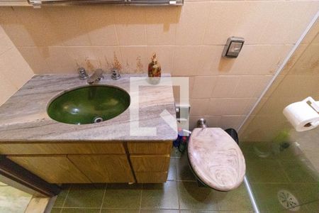 Casa à venda com 336m², 4 quartos e 4 vagas Casa à venda com 336m², 4 quartos e 4 vagasBanheiro da Casa 02