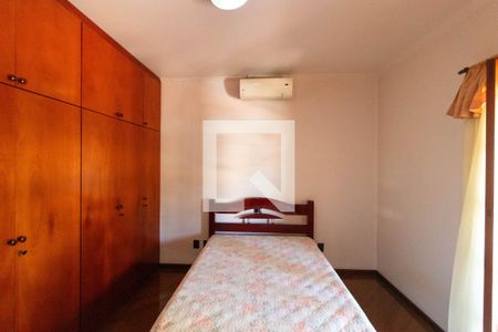 Casa à venda com 336m², 4 quartos e 4 vagas Casa à venda com 336m², 4 quartos e 4 vagasSuíte 02