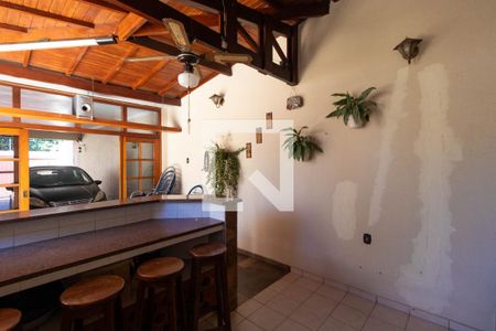 Casa à venda com 336m², 4 quartos e 4 vagas Casa à venda com 336m², 4 quartos e 4 vagasChurrasqueira