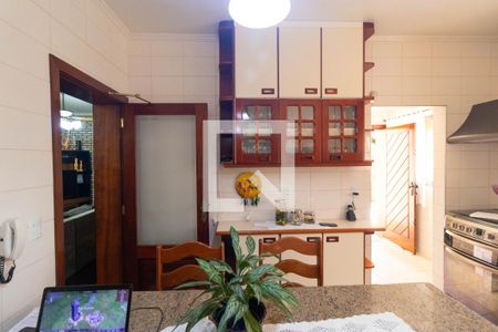 Casa à venda com 336m², 4 quartos e 4 vagas Casa à venda com 336m², 4 quartos e 4 vagasCozinha