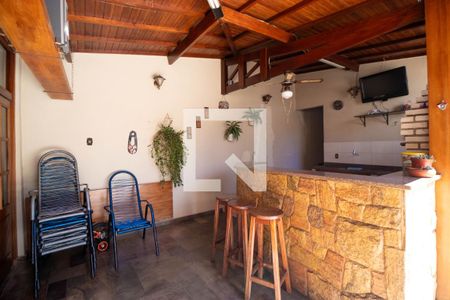 Casa à venda com 336m², 4 quartos e 4 vagas Casa à venda com 336m², 4 quartos e 4 vagasChurrasqueira