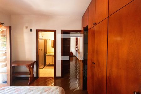 Casa à venda com 336m², 4 quartos e 4 vagas Casa à venda com 336m², 4 quartos e 4 vagasSuíte 02