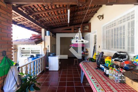 Casa à venda com 336m², 4 quartos e 4 vagas Casa à venda com 336m², 4 quartos e 4 vagasVaranda da Casa 02