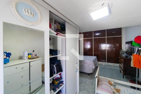 Casa à venda com 336m², 4 quartos e 4 vagas Casa à venda com 336m², 4 quartos e 4 vagasQuarto da Casa 02